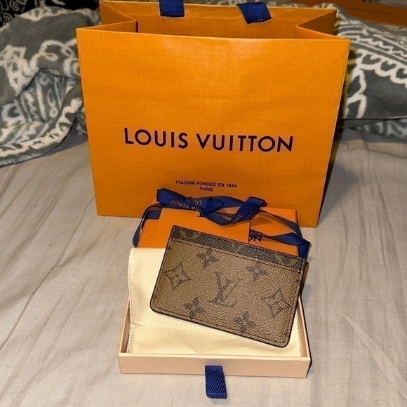 NWT Louis Vuitton Monogram Card Case - Picture 1 of 8